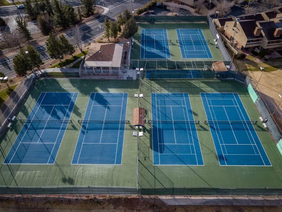 Villa 17 - 4 Bedroom! Year Round Heated Pool & Hot Tub! Games! Golf! Tennis! St. George Kültér fotó